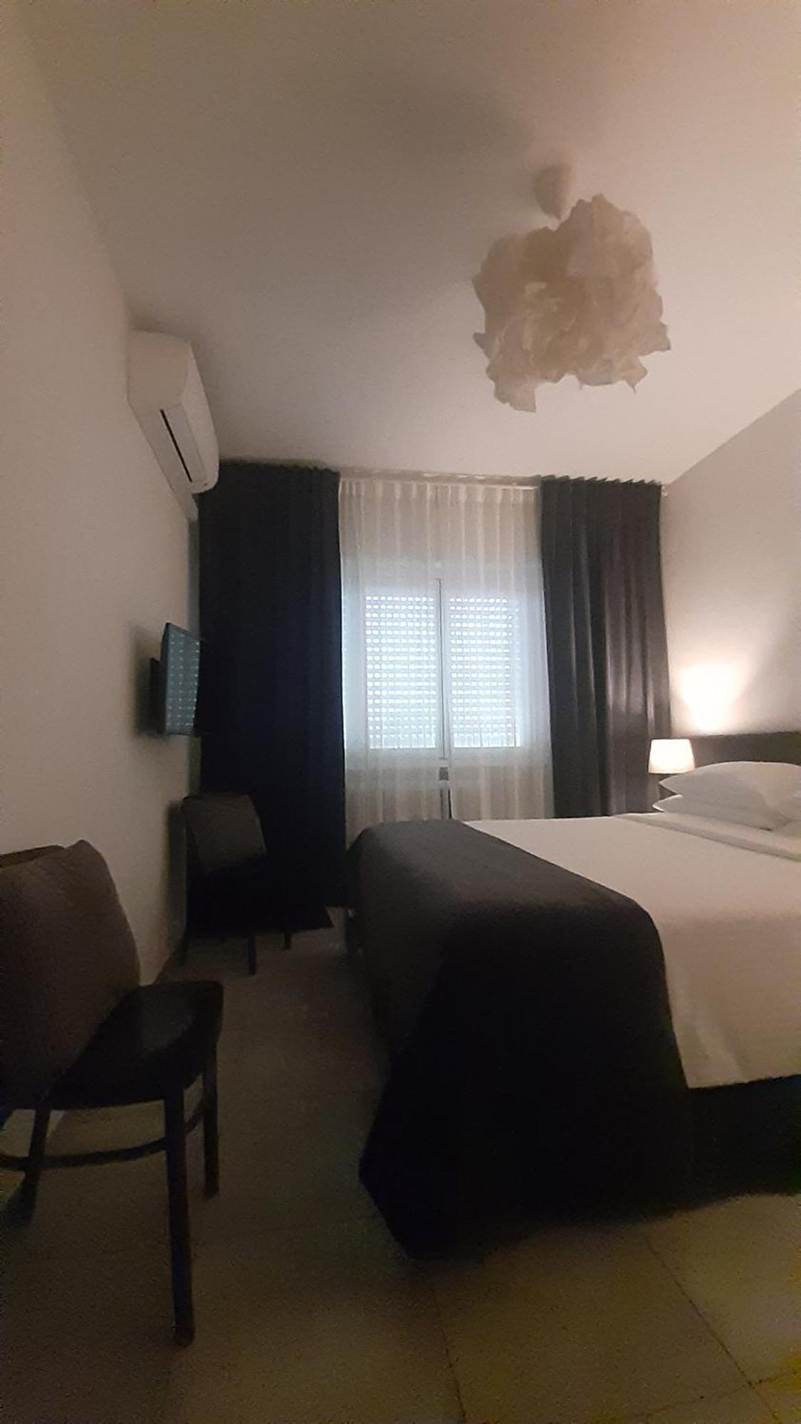 La Duchessa Hotel อัลบา ภายนอก รูปภาพ